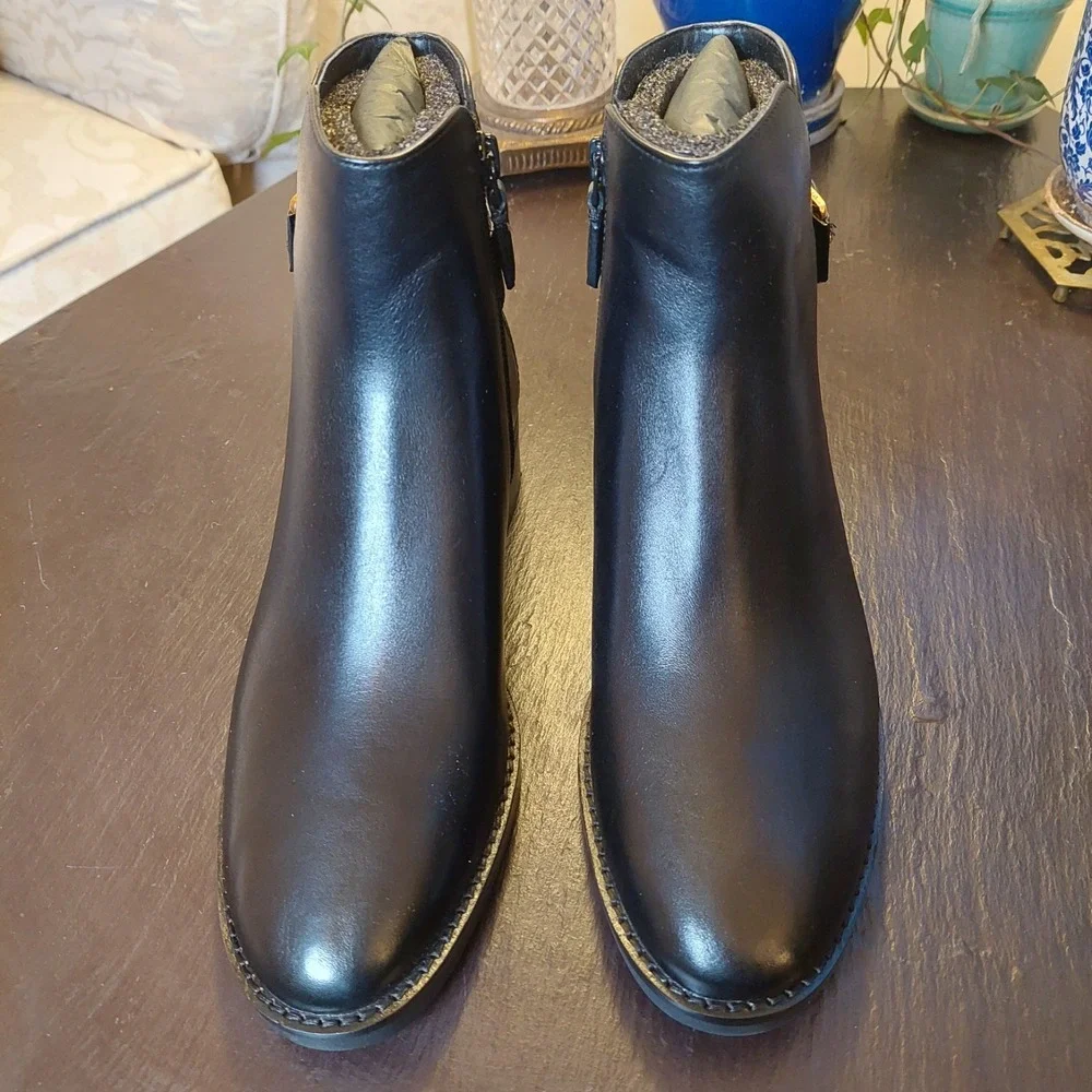 NEW! Cole Haan Women's Hampshire Buckle Black Leather Bootie Size 7B $200